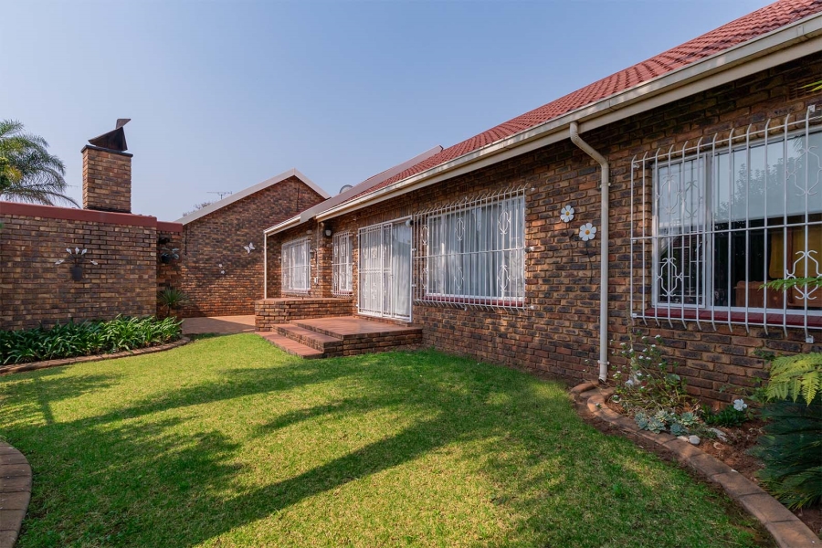 3 Bedroom Property for Sale in Birchleigh North Gauteng