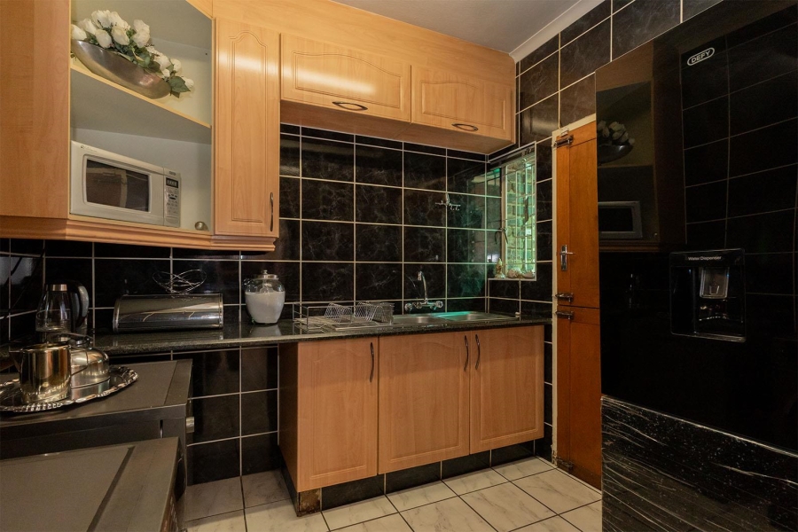 3 Bedroom Property for Sale in Birchleigh North Gauteng