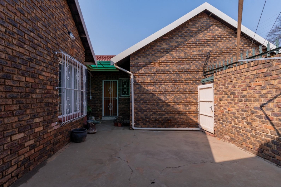 3 Bedroom Property for Sale in Birchleigh North Gauteng