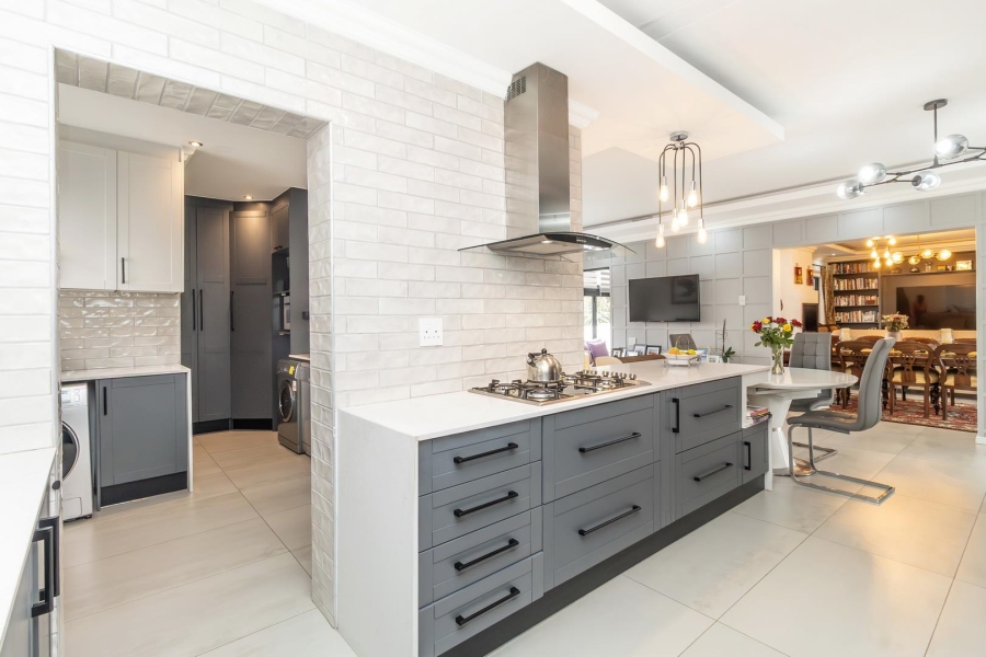 5 Bedroom Property for Sale in Kyalami Glen Estate Gauteng