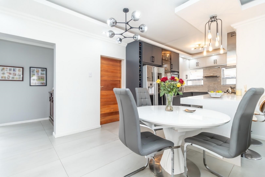 5 Bedroom Property for Sale in Kyalami Glen Estate Gauteng