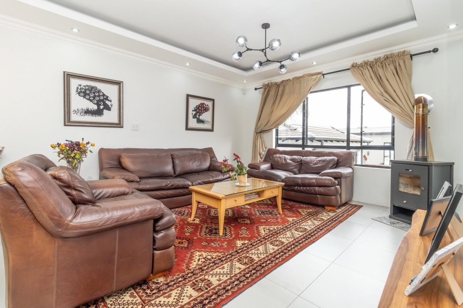 5 Bedroom Property for Sale in Kyalami Glen Estate Gauteng