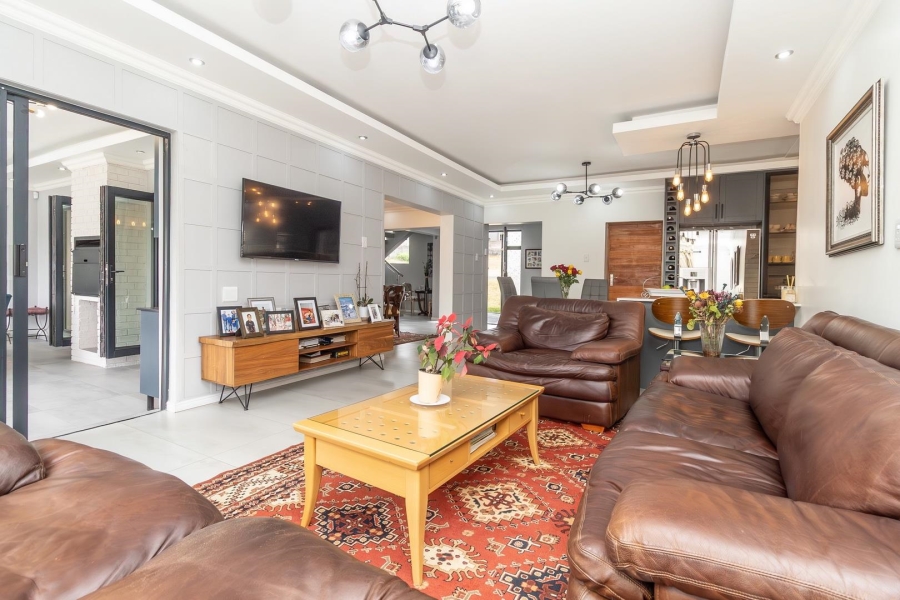 5 Bedroom Property for Sale in Kyalami Glen Estate Gauteng