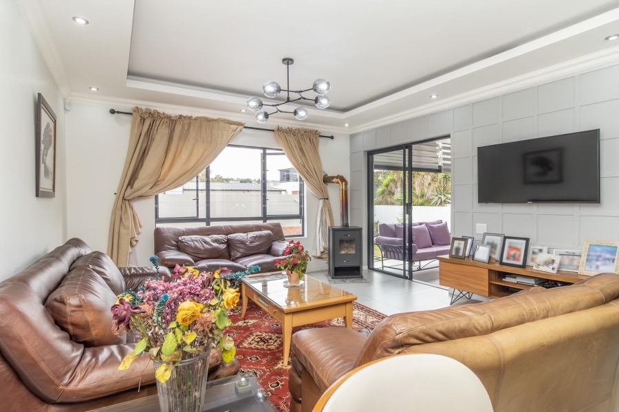 5 Bedroom Property for Sale in Kyalami Glen Estate Gauteng