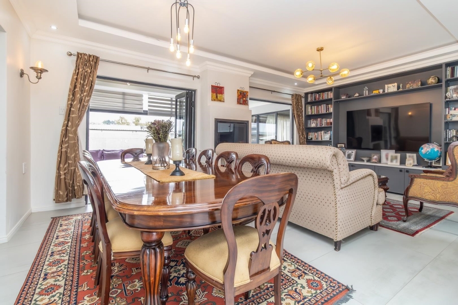 5 Bedroom Property for Sale in Kyalami Glen Estate Gauteng