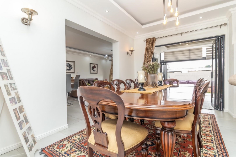5 Bedroom Property for Sale in Kyalami Glen Estate Gauteng