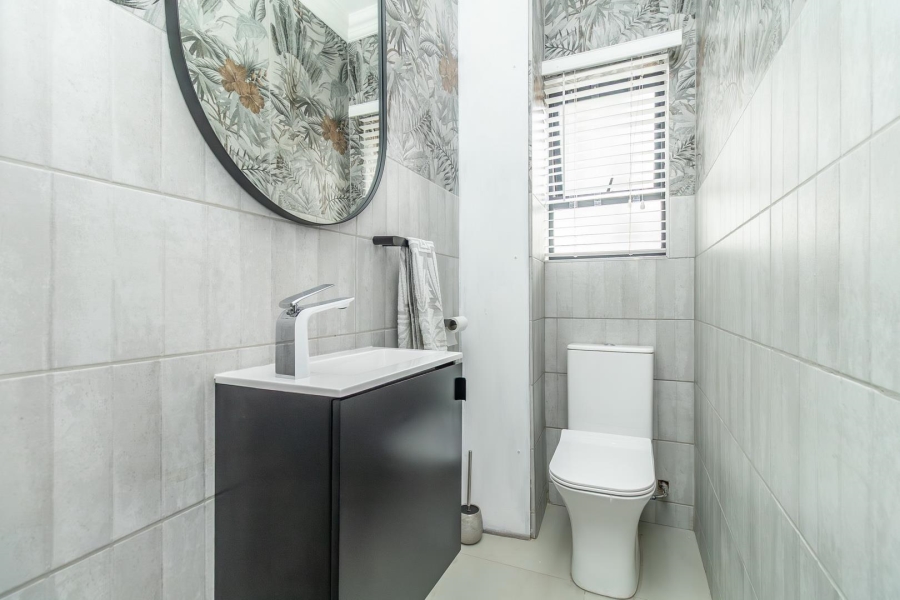 5 Bedroom Property for Sale in Kyalami Glen Estate Gauteng