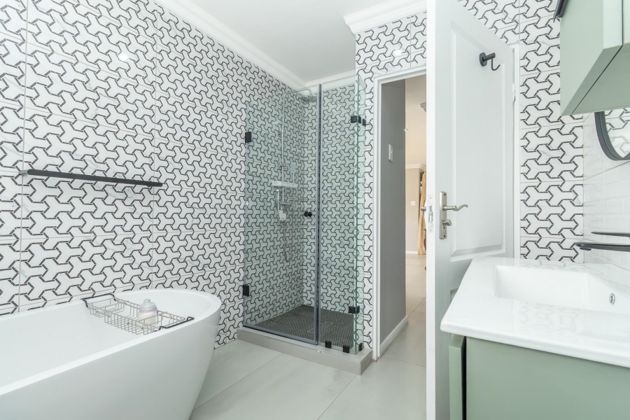 5 Bedroom Property for Sale in Kyalami Glen Estate Gauteng