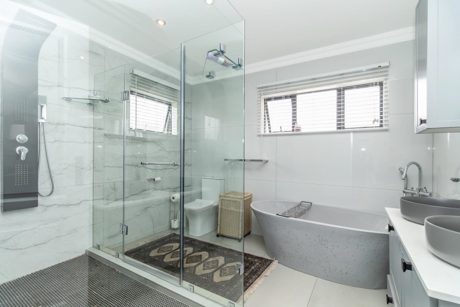 5 Bedroom Property for Sale in Kyalami Glen Estate Gauteng