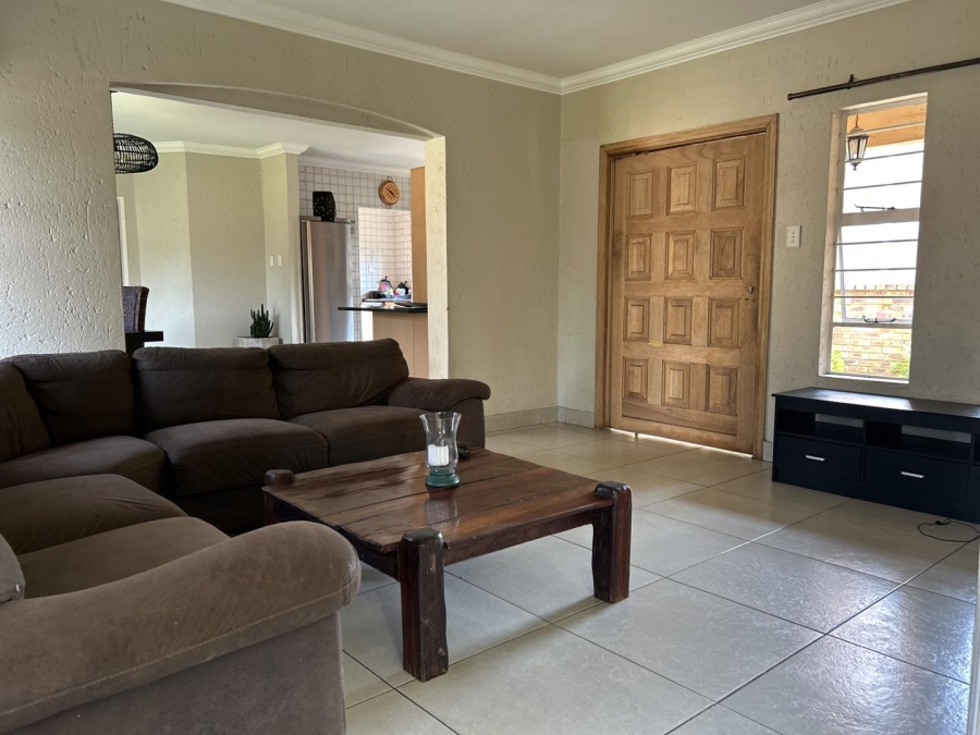 To Let 3 Bedroom Property for Rent in Ravenswood Gauteng