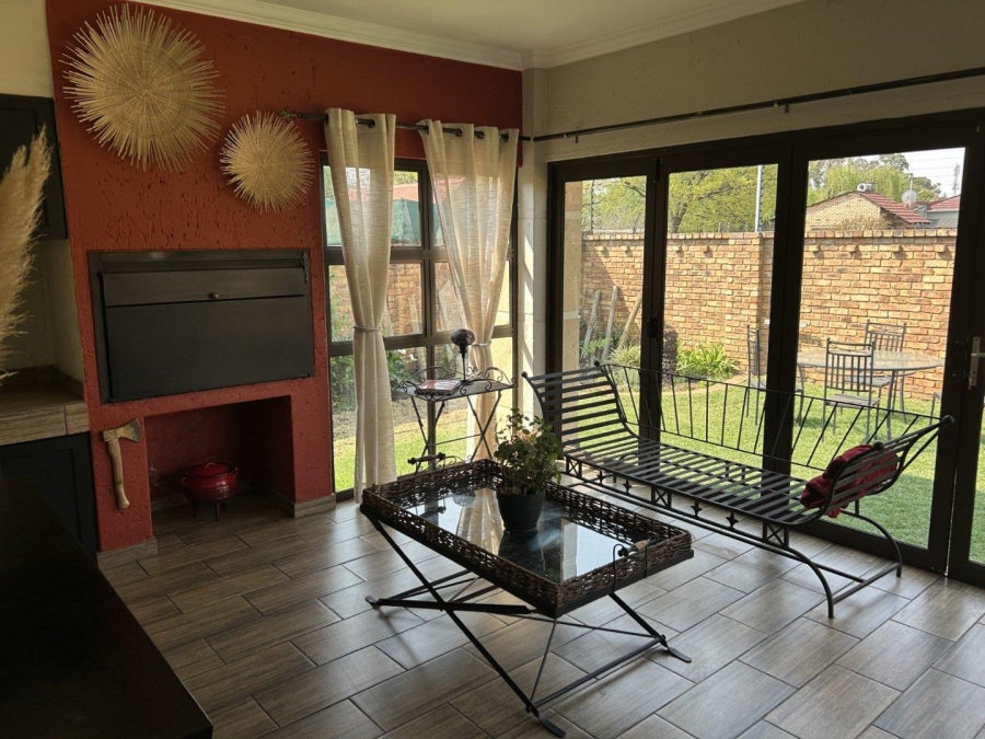 To Let 3 Bedroom Property for Rent in Ravenswood Gauteng