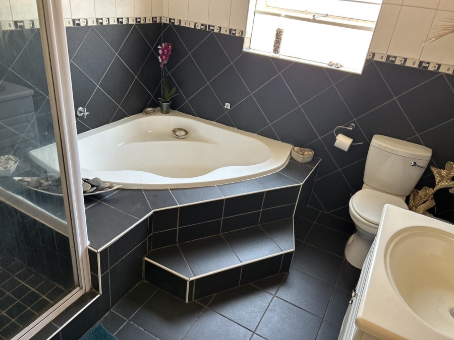 To Let 3 Bedroom Property for Rent in Ravenswood Gauteng