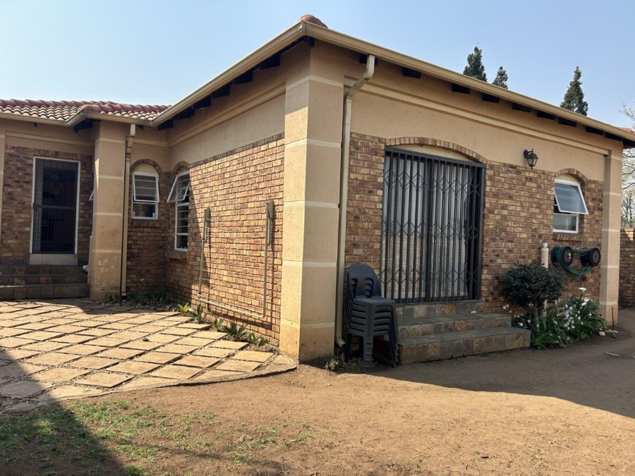 To Let 3 Bedroom Property for Rent in Ravenswood Gauteng
