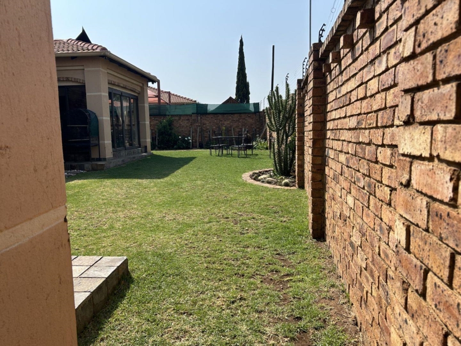 To Let 3 Bedroom Property for Rent in Ravenswood Gauteng