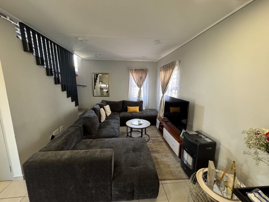 3 Bedroom Property for Sale in Albertsdal Gauteng