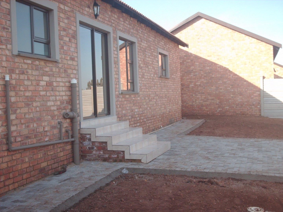 To Let 3 Bedroom Property for Rent in Kookrus Gauteng