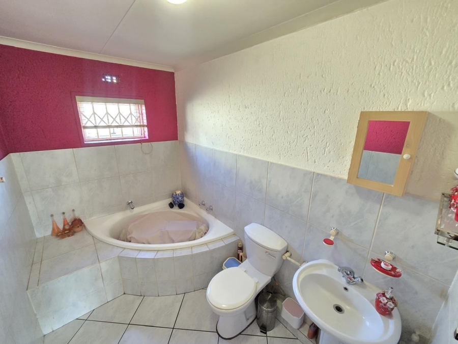 3 Bedroom Property for Sale in Winchester Hills Gauteng