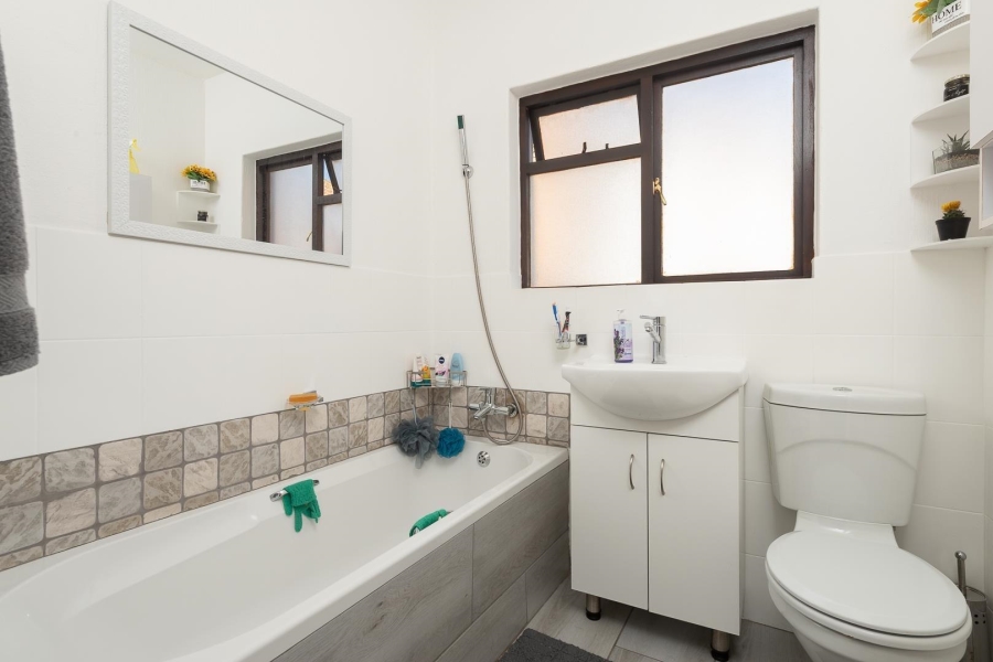 2 Bedroom Property for Sale in Bassonia Gauteng