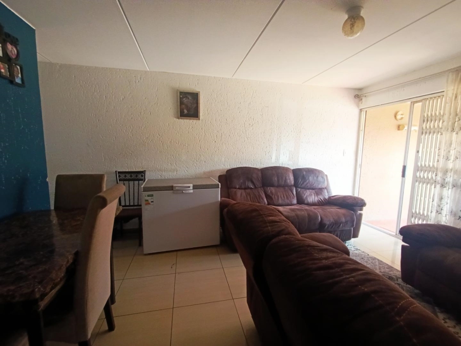 2 Bedroom Property for Sale in Mondeor Gauteng