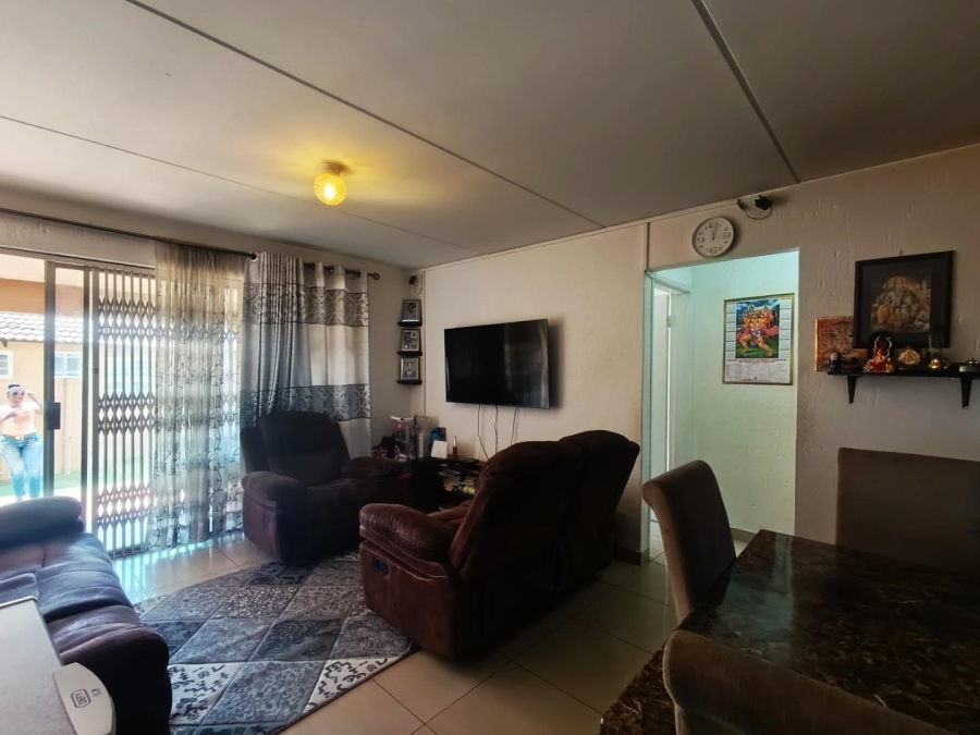 2 Bedroom Property for Sale in Mondeor Gauteng