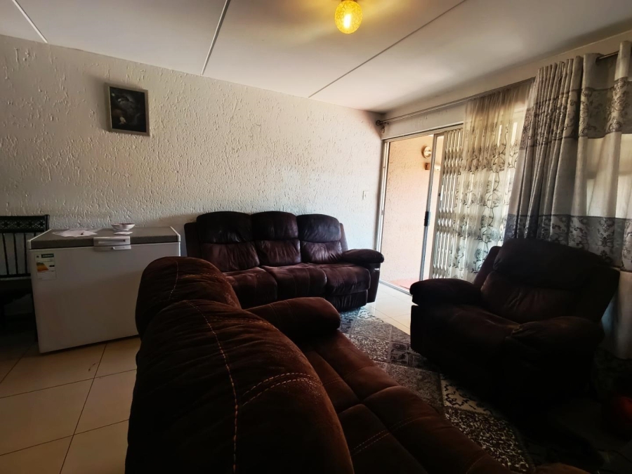 2 Bedroom Property for Sale in Mondeor Gauteng