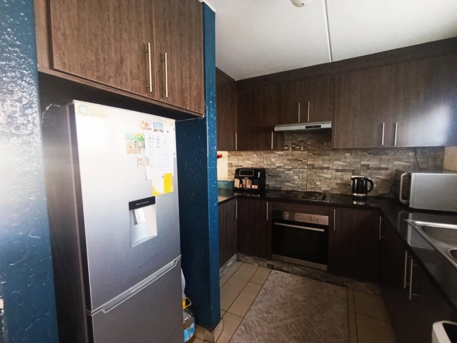 2 Bedroom Property for Sale in Mondeor Gauteng