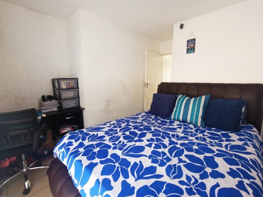 2 Bedroom Property for Sale in Mondeor Gauteng