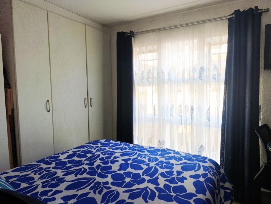 2 Bedroom Property for Sale in Mondeor Gauteng