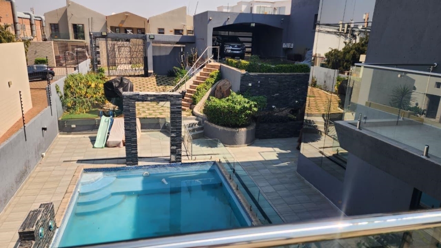 5 Bedroom Property for Sale in Winchester Hills Gauteng