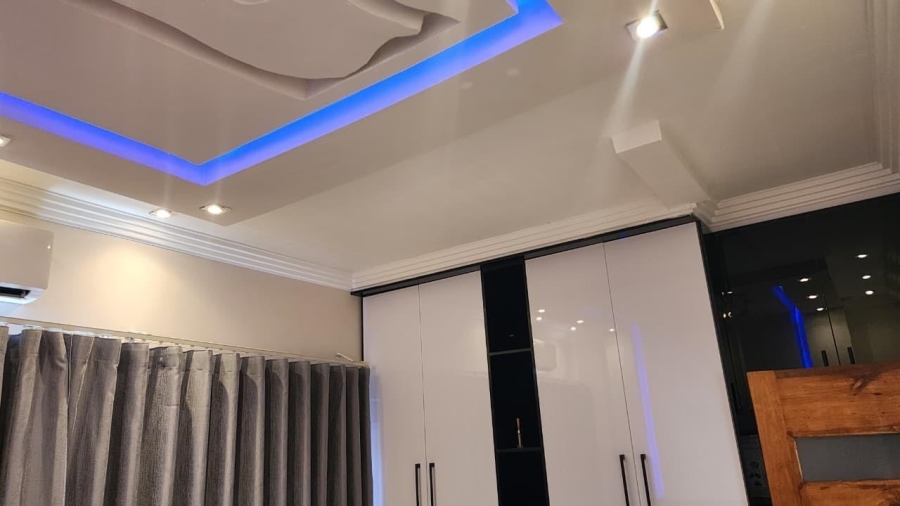 5 Bedroom Property for Sale in Winchester Hills Gauteng