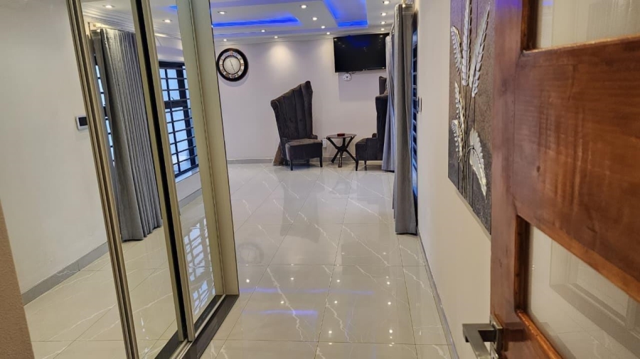 5 Bedroom Property for Sale in Winchester Hills Gauteng