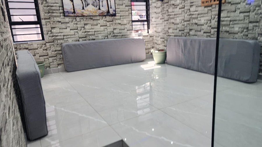 5 Bedroom Property for Sale in Winchester Hills Gauteng
