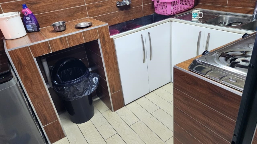 5 Bedroom Property for Sale in Winchester Hills Gauteng