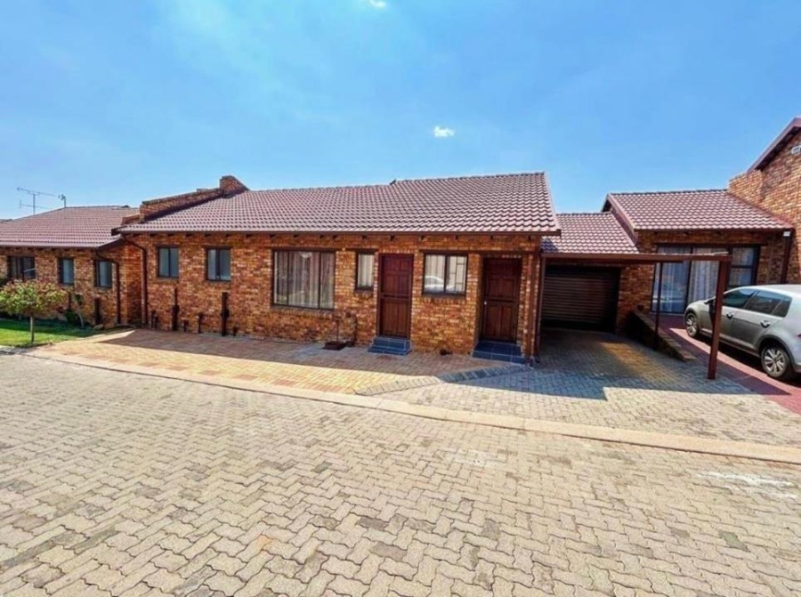 3 Bedroom Property for Sale in Meredale Gauteng