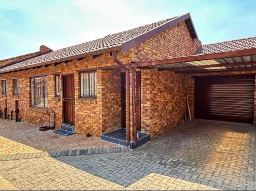 3 Bedroom Property for Sale in Meredale Gauteng