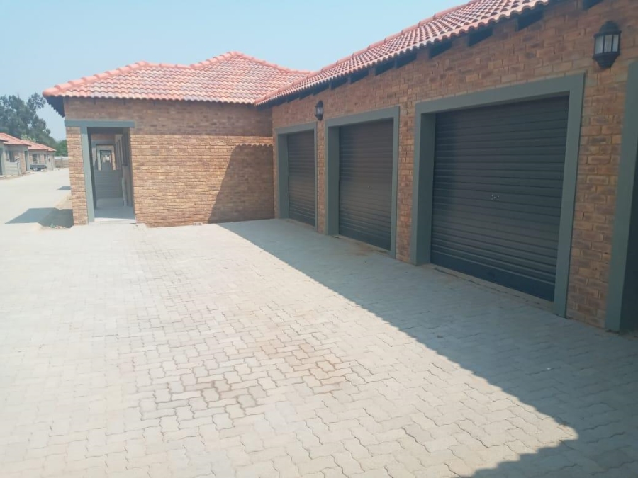 To Let 2 Bedroom Property for Rent in Riversdale Gauteng