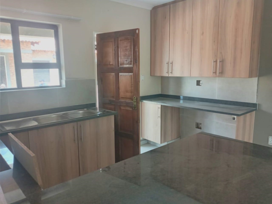 To Let 2 Bedroom Property for Rent in Riversdale Gauteng