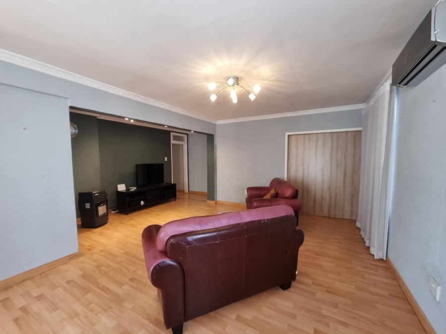 3 Bedroom Property for Sale in Robertsham Gauteng