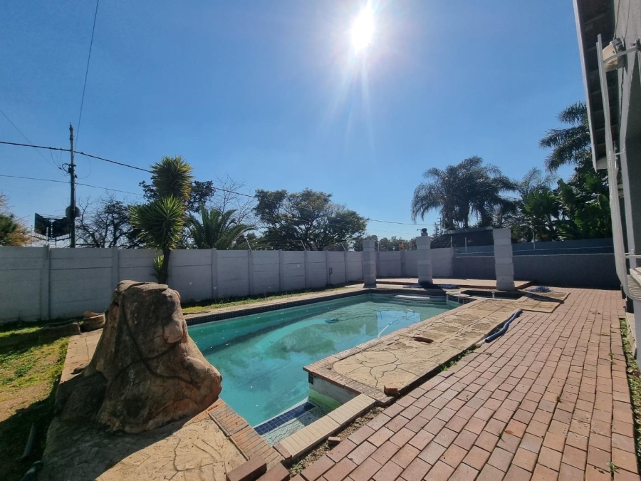 3 Bedroom Property for Sale in Robertsham Gauteng