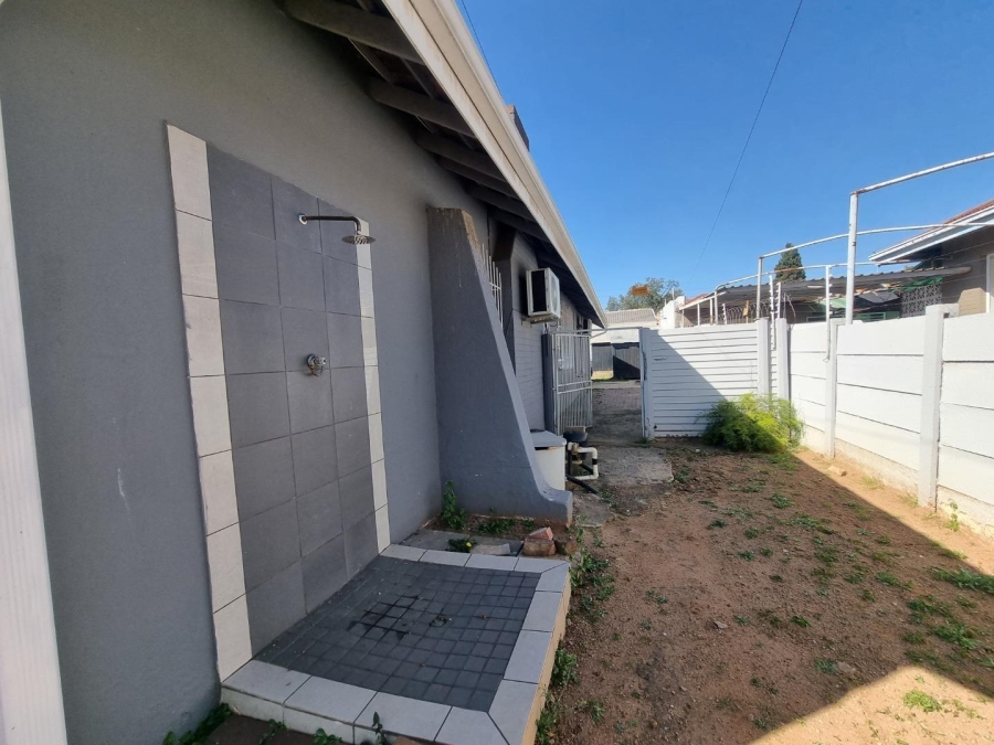 3 Bedroom Property for Sale in Robertsham Gauteng