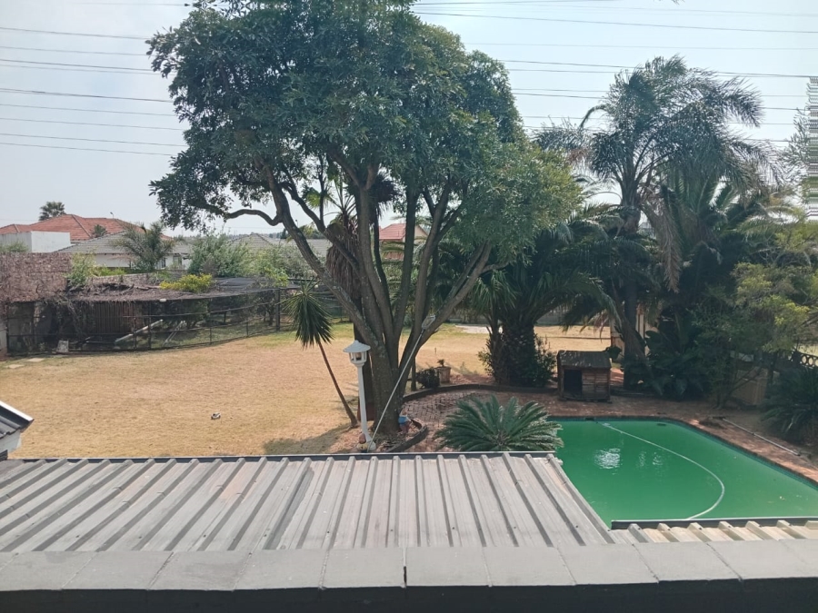 4 Bedroom Property for Sale in Mondeor Gauteng