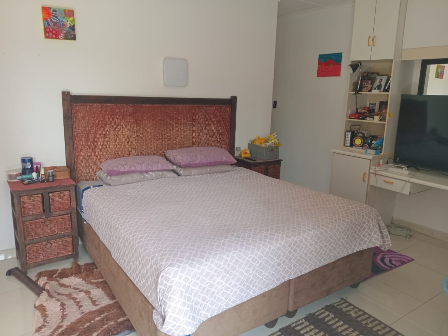4 Bedroom Property for Sale in Mondeor Gauteng