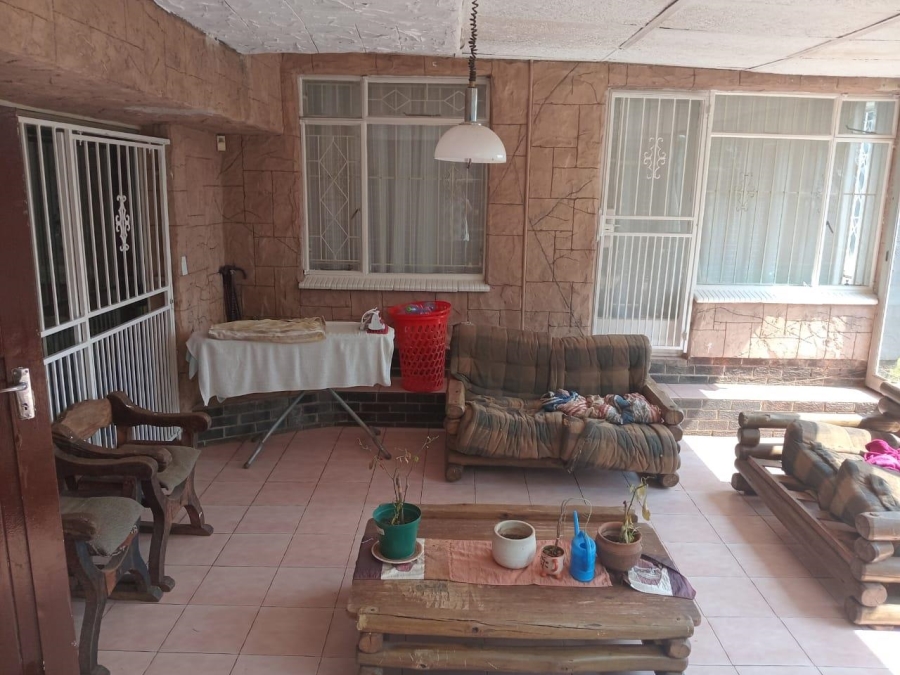4 Bedroom Property for Sale in Mondeor Gauteng