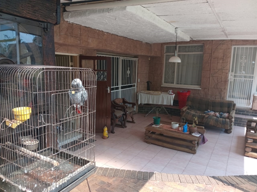 4 Bedroom Property for Sale in Mondeor Gauteng
