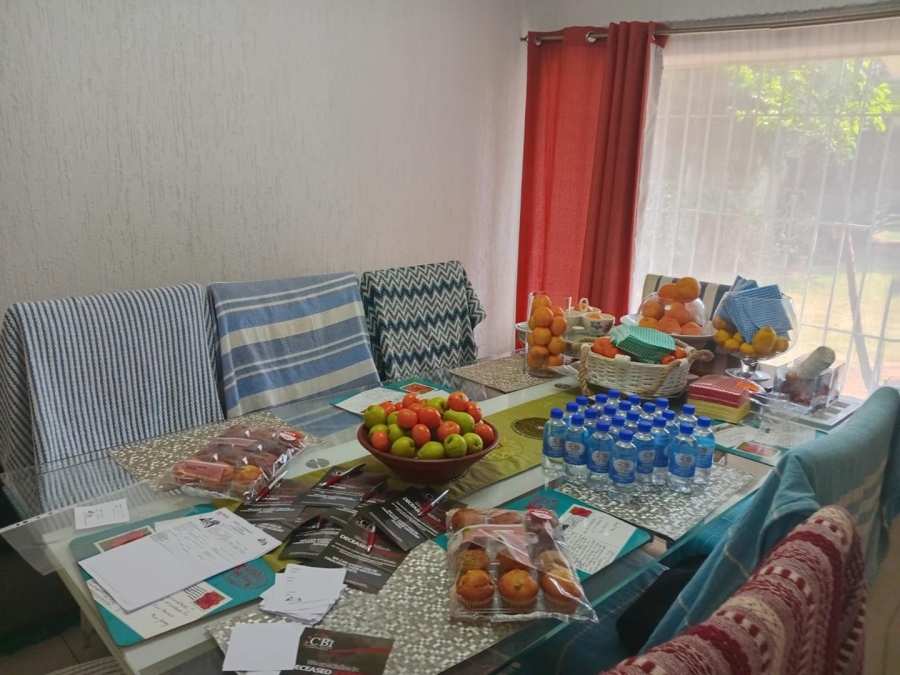 4 Bedroom Property for Sale in Mondeor Gauteng