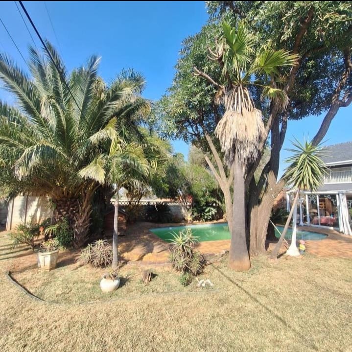 4 Bedroom Property for Sale in Mondeor Gauteng