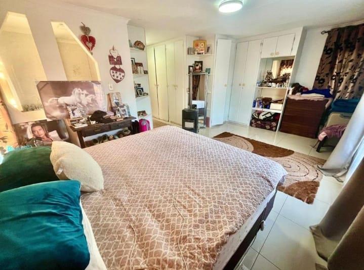 4 Bedroom Property for Sale in Mondeor Gauteng