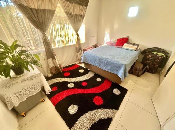 4 Bedroom Property for Sale in Mondeor Gauteng