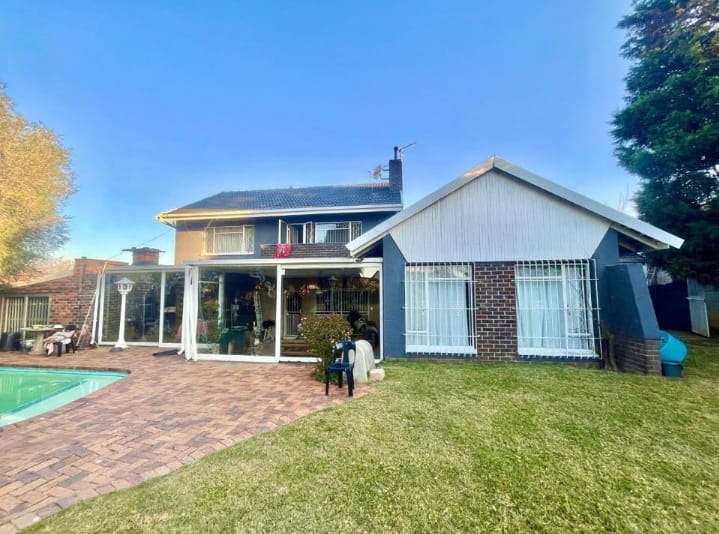 4 Bedroom Property for Sale in Mondeor Gauteng