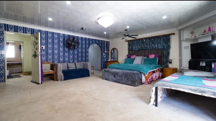 6 Bedroom Property for Sale in Winchester Hills Gauteng